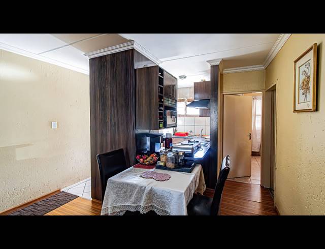 3 BEDROOM TOWNHOUSE FOR SALE IN MULBARTON